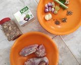 Foto langkah ke 1 dari resep Opor Ayam Bumbu Kuning.