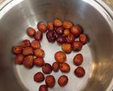 Foto del passaggio 3 della ricetta Yogurt alla frutta fresca: Ciliegie, Nespole, Giuggiole e menta fresca