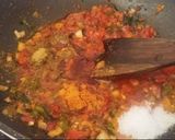 A picture of step 3 of Double tadka lahsuni Urad Dal.