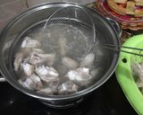 Hình bước làm 1 của món Nước dùng thơm ngon đậm đà với xương sườn