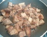 Foto del paso 3 de la receta: Costillitas de cerdo doradas con finas hierbas.ॐ