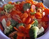 Foto del paso 1 de la receta Brócoli y zanahorias con pasta de lentejas al ajillo