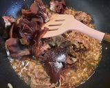 Foto langkah ke 2 dari resep Cah Kailan Sapi Jamur Kuping.