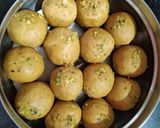 A picture of step 6 of Besan ladoo.