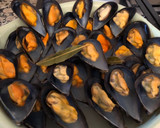 Foto del paso 4 de la receta: Mejillones en jugo de limón y vino blanco,