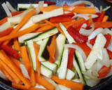 Foto del paso 2 de la receta: Bacaladitos fritos con hortalizas