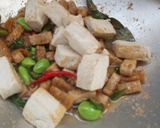 Foto langkah ke 3 dari resep Jangan Lombok Petai.