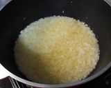 Foto del paso 2 de la receta: Arroz con cebolla caramelizada!