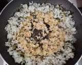 Hình bước làm 2 của món Takanachahan (Cơm chiên cải chua Nhật Bản)