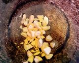 A picture of step 1 of Custard Powder Halwa.