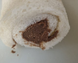 Foto del paso 3 de la receta: Rollitos de torrija con crema pastelera y compota de manzana