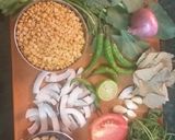 A picture of step 1 of Mirchi ki dal jawari ki Roti theccha.