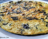 Foto del paso 5 de la receta: Tortilla de trompetas de la muerte y queso brie