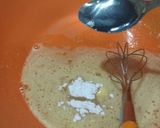 Foto langkah ke 3 dari resep Bolu karamel mekar.
