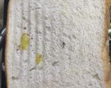 A picture of step 6 of Masala maska chaska toast.