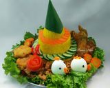 Foto langkah ke 6 dari resep Tumpeng ulang tahun.