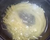 Hình bước làm 1 của món Mì Ý (Spaghetti) Xúc Xích