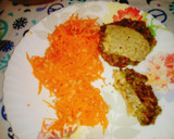 Foto del paso 3 de la receta: Hamburguesas de KALE y zuchini con ensalada de zanahoria, queso y arroz integral