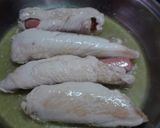 Foto del paso 1 de la receta Rollitos de pechugas de pollo con salchichas de jamón al tomillo
