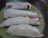 Foto del paso 1 de la receta: Rollitos de pechugas de pollo con salchichas de jamón al tomillo