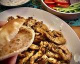 Foto del paso 20 de la receta: Cena griega: Gyros de pollo con Pan Pita y Tzatziki, Spanakopita y Ensalada Horiatiki