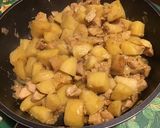 Une image de l'étape 16 de Sauté de porc aux pommes de terre et coing.