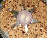 A picture of step 4 of Stuffed pizza roti.