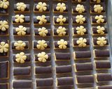 Foto langkah ke 7 dari resep Coklat stik cookies.