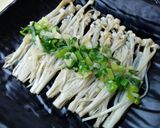 Foto langkah ke 8 dari resep Paengi Beoseot Bokkeum (팽이버섯 볶음) Tumis Jamur Enoki Korea.
