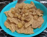 A picture of step 2 of Aloo Papdi chat.