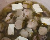 Foto langkah ke 3 dari resep Sup Sawi Asin Baso.