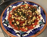 Une image de l'étape 5 de Salade de tomates au bleu de Gers,persil et crème de balsamique.