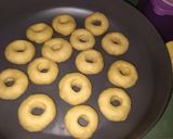 Foto langkah ke 3 dari resep Resep Donat Goreng Sederhana.