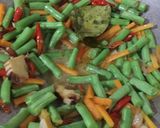 Foto langkah ke 3 dari resep Tumis Buncis Wortel.