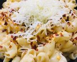 A picture of step 4 of White sauce pasta.