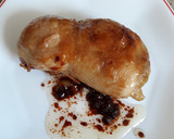 Foto del paso 5 de la receta: Muslos de pollo rellenos de manzana ciruelas y piñones