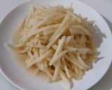 Foto langkah ke 4 dari resep Tumis bengkuang.