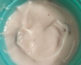 A picture of step 2 of Strawberry banana parfait.