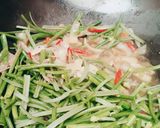 Foto langkah ke 6 dari resep Tumis bunga bawang ala JTT.