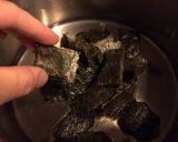 A picture of step 1 of Homemade Noritukudani (laver boiled in soy sauce).