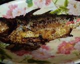 Foto langkah ke 5 dari resep Ikan goreng isi cabe.