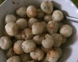 Foto langkah ke 2 dari resep Cimol bawang daun simple.