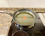 Foto del paso 2 de la receta: Muslitos de pollo con champiñones