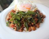 รูปขั้นตอนการทำที่ 4 ของ กะเพรากรอบ_อกไก่_ไข่ดาว🍃🍳