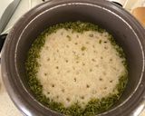 Foto del paso 3 de la receta: Arroz con tallitos de perejil