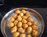 A picture of step 3 of Dahi vada.