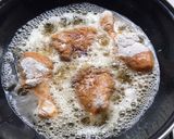 รูปขั้นตอนการทำที่ 1 ของ ข้าวผัดมัสมั่นไก่ทอด