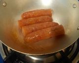 Hình bước làm 1 của món Trứng chiên lạp xưởng
