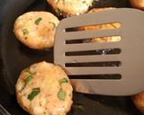 A picture of step 3 of Crispy peanuts Aaloo tikki.