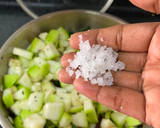 சுரக்காய் கூட்டு ரெசிபி ஸ்டேப் 2 புகைப்படம்